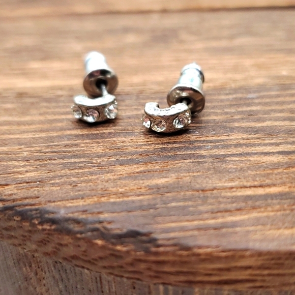 E536 grunge crystal hoop earrings nwt‎ - Picture 1 of 3